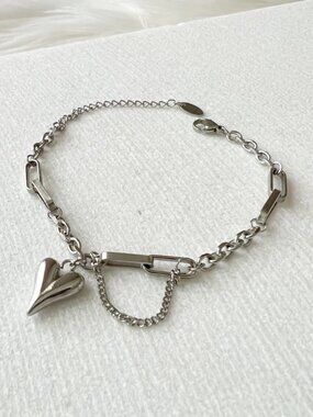 NEW Silver Heart Bracelet Dainty Chain Link Bracelet Dangle Chain